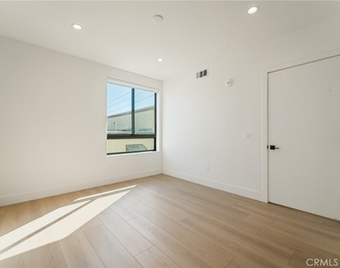 7510 Sepulveda Boulevard - Photo Thumbnail 17