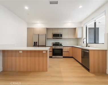 7510 Sepulveda Boulevard - Photo Thumbnail 9