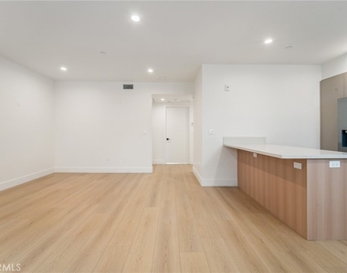 7510 Sepulveda Boulevard - Photo Thumbnail 13