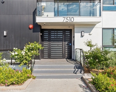 7510 Sepulveda Boulevard - Photo Thumbnail 2
