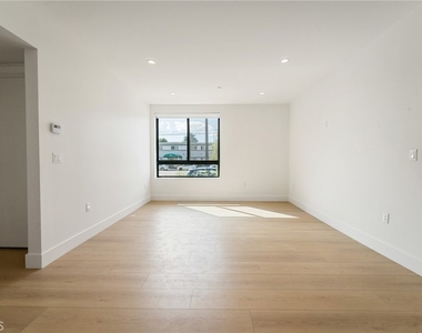 7510 Sepulveda Boulevard - Photo Thumbnail 10