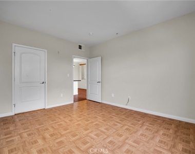 360 W Avenue 26 - Photo Thumbnail 15