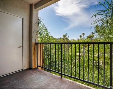 360 W Avenue 26 - Photo Thumbnail 6