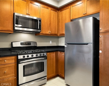 360 W Avenue 26 - Photo Thumbnail 5