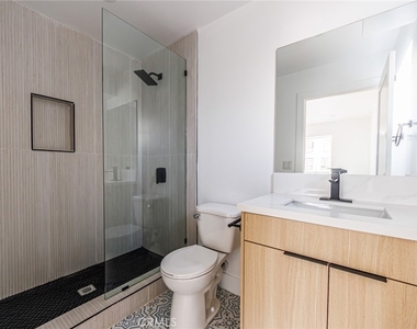 13461 Beach Avenue - Photo Thumbnail 9