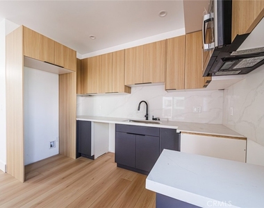 13461 Beach Avenue - Photo Thumbnail 14