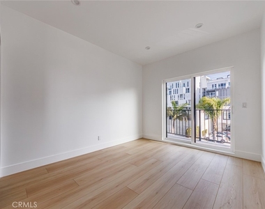 13461 Beach Avenue - Photo Thumbnail 22