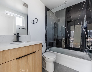 13461 Beach Avenue - Photo Thumbnail 36
