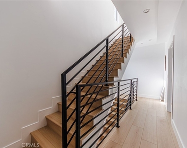 13461 Beach Avenue - Photo Thumbnail 21