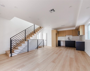 13461 Beach Avenue - Photo Thumbnail 19