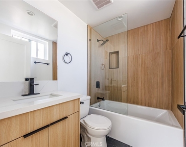 13461 Beach Avenue - Photo Thumbnail 28