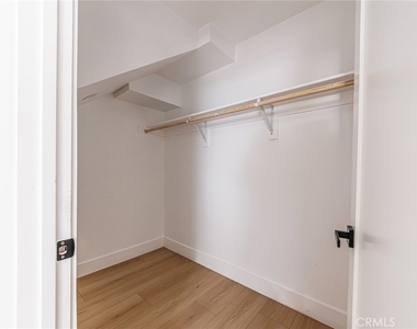 13461 Beach Avenue - Photo Thumbnail 10