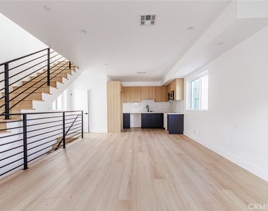 13461 Beach Avenue - Photo Thumbnail 18