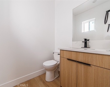 13461 Beach Avenue - Photo Thumbnail 12