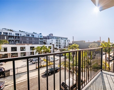 13461 Beach Avenue - Photo Thumbnail 25