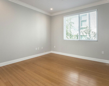 1283 Havenhurst Drive - Photo Thumbnail 7