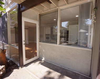 11133 Rose Avenue - Photo Thumbnail 2
