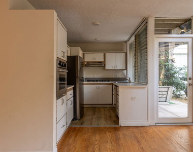11133 Rose Avenue - Photo Thumbnail 8