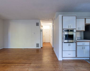 11133 Rose Avenue - Photo Thumbnail 5
