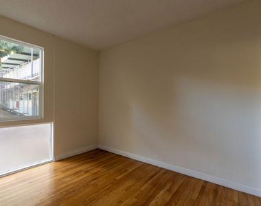 11133 Rose Avenue - Photo Thumbnail 10