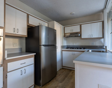 11133 Rose Avenue - Photo Thumbnail 9
