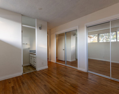 11133 Rose Avenue - Photo Thumbnail 15