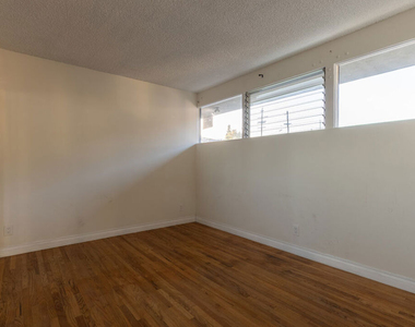 11133 Rose Avenue - Photo Thumbnail 14