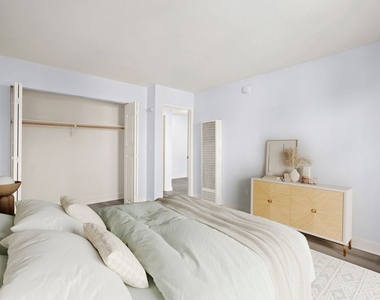 18530 Hatteras Street - Photo Thumbnail 8