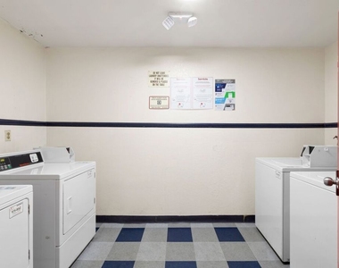 18530 Hatteras Street - Photo Thumbnail 11