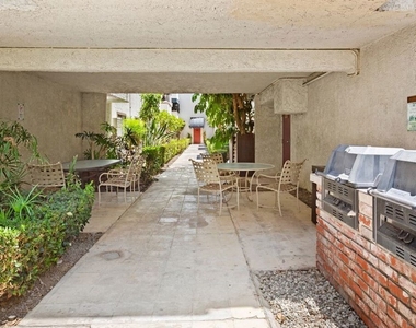 18530 Hatteras Street - Photo Thumbnail 13