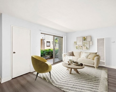 18530 Hatteras Street - Photo Thumbnail 2
