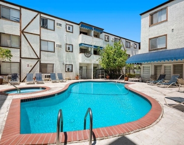 18530 Hatteras Street - Photo Thumbnail 12