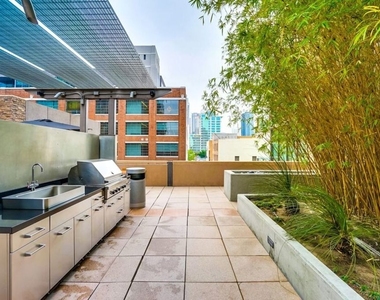 1111 S Grand Avenue - Photo Thumbnail 29