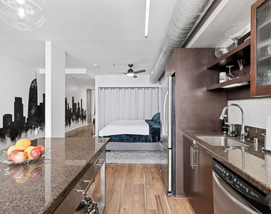 1111 S Grand Avenue - Photo Thumbnail 12