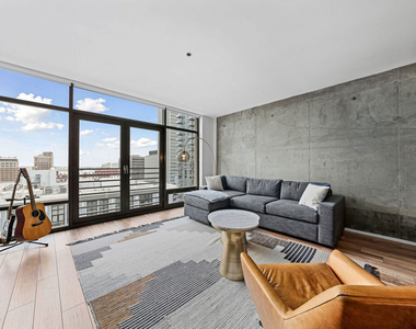 1111 S Grand Avenue - Photo Thumbnail 3