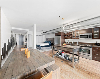 1111 S Grand Avenue - Photo Thumbnail 6