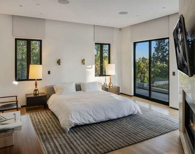 1120 El Retiro Way - Photo Thumbnail 15