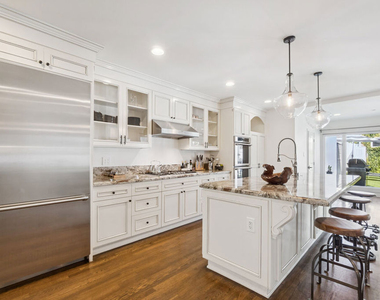 956 S Longwood Avenue - Photo Thumbnail 16
