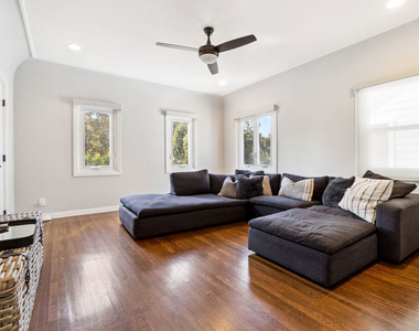 956 S Longwood Avenue - Photo Thumbnail 27