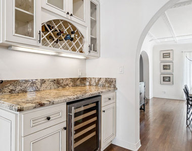 956 S Longwood Avenue - Photo Thumbnail 18