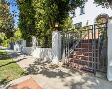 956 S Longwood Avenue - Photo Thumbnail 44