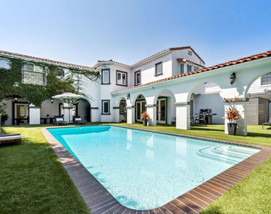 956 S Longwood Avenue - Photo Thumbnail 1