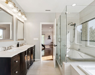 956 S Longwood Avenue - Photo Thumbnail 25