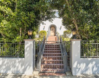 956 S Longwood Avenue - Photo Thumbnail 5