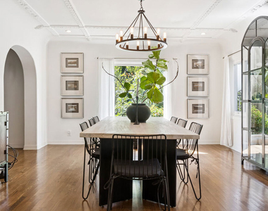 956 S Longwood Avenue - Photo Thumbnail 12