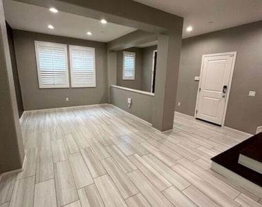 17032 Cantlay Street - Photo Thumbnail 27