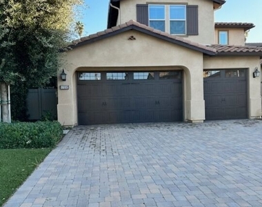 17032 Cantlay Street - Photo Thumbnail 9