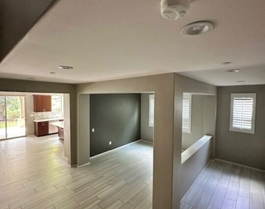 17032 Cantlay Street - Photo Thumbnail 12