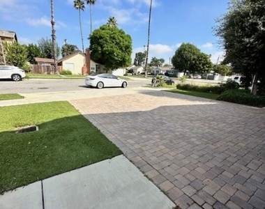 17032 Cantlay Street - Photo Thumbnail 29