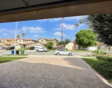 17032 Cantlay Street - Photo Thumbnail 15
